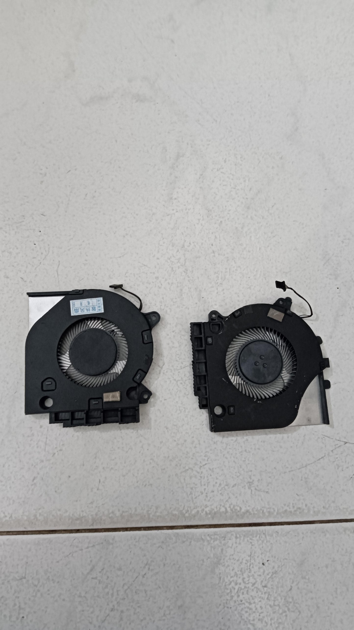 Original FAN Pair ( CPU & GPU ) Dell G15 5525 P/N : 05YW78